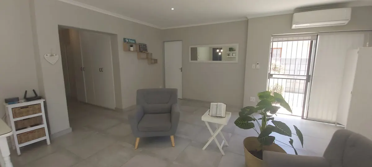 Antoinette Retief gallery